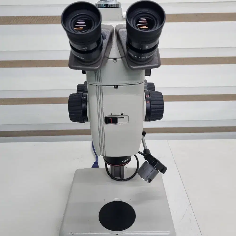 NIKON SMZ-U Stereo Microscope 입체현미경.