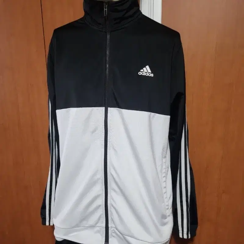 ADIDAS아디다스남성트레이닝상의2XL 110입니다