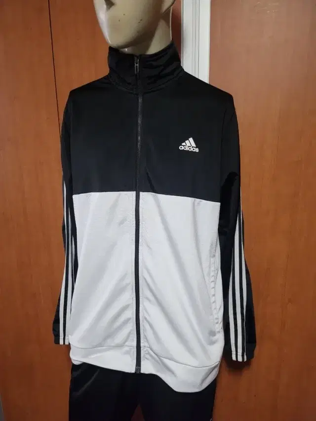 ADIDAS아디다스남성트레이닝상의2XL 110입니다