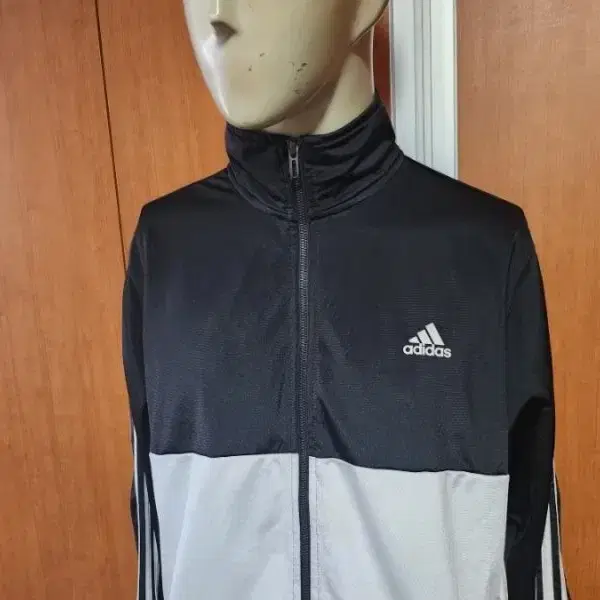 ADIDAS아디다스남성트레이닝상의2XL 110입니다