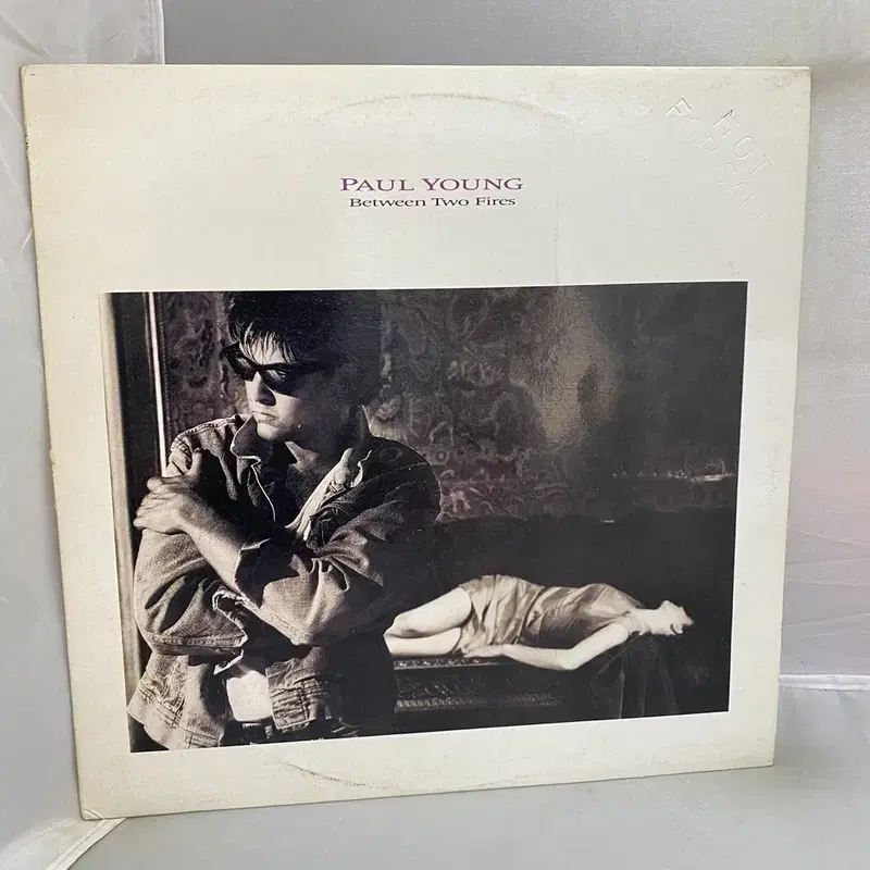 PAUL YOUNG  LP / AA4025