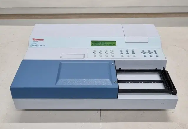 Thermo Multiskan EX Microplate 마이크로플레이트.