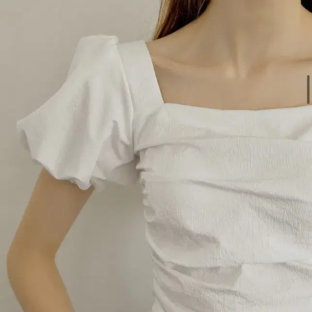 리엘 Balloon square shirring blouse (white