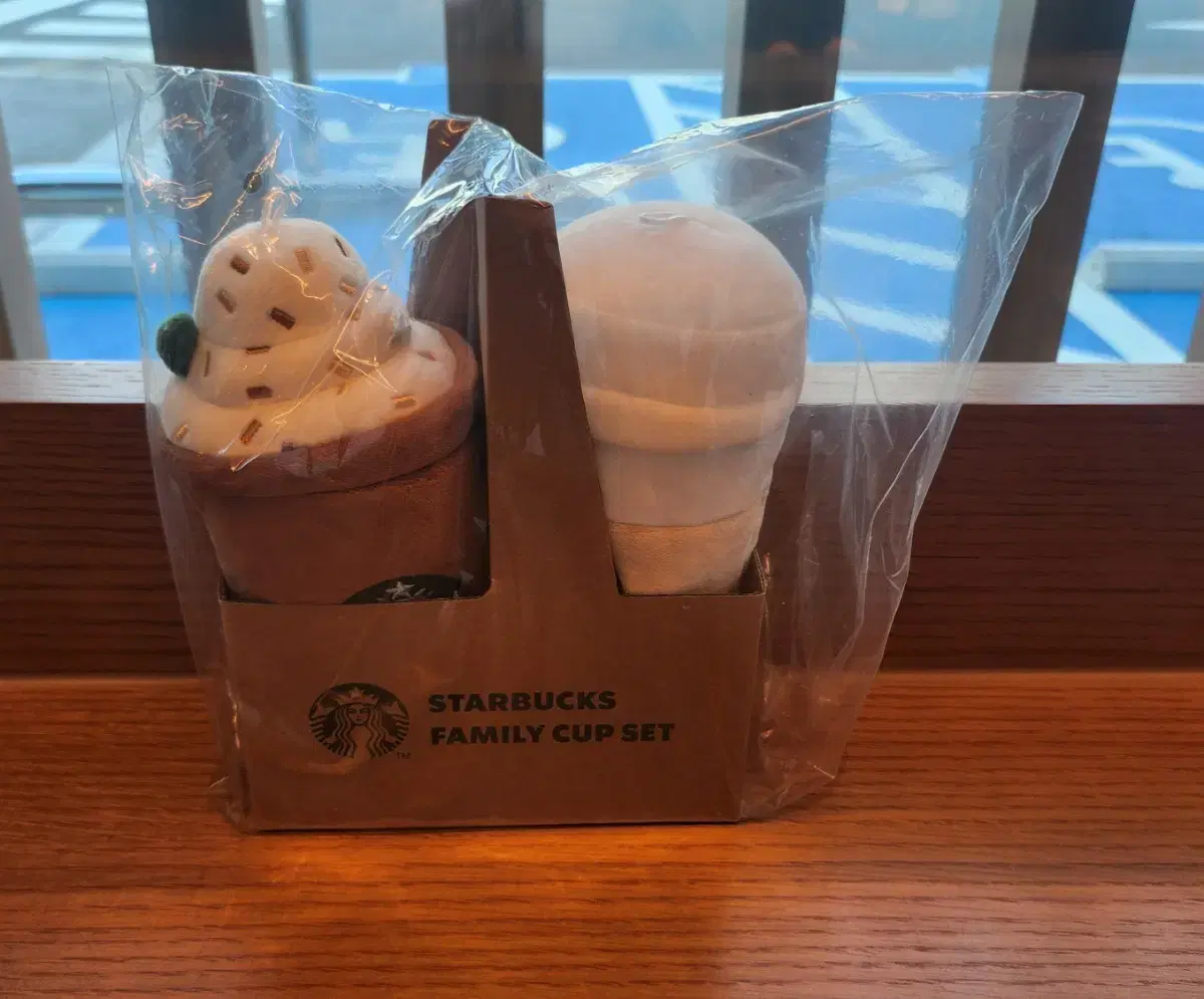 Starbucks Family Cup Set sealed Sell New