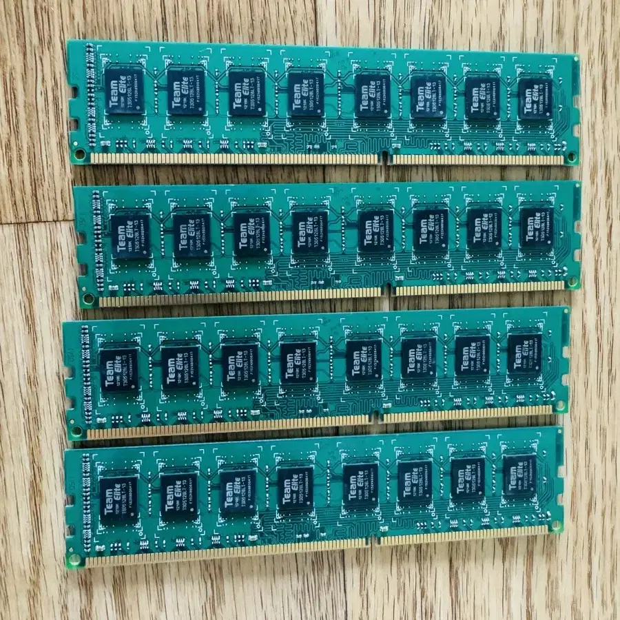 대만산 팀그룹 DDR3 8G 4개 32G