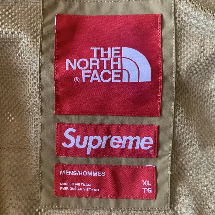 Supreme x The North Face Cargo Jacket Go