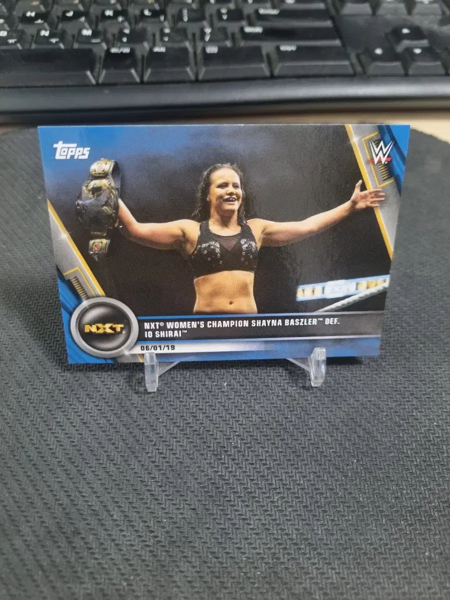 20Tops WWE 25Limited Shayna Baszler Wrestling Card