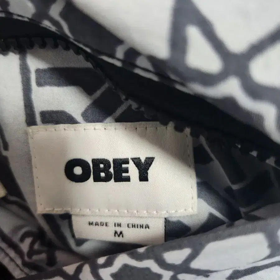 OBEY Patchwork Reversible Jacket 판매합니다