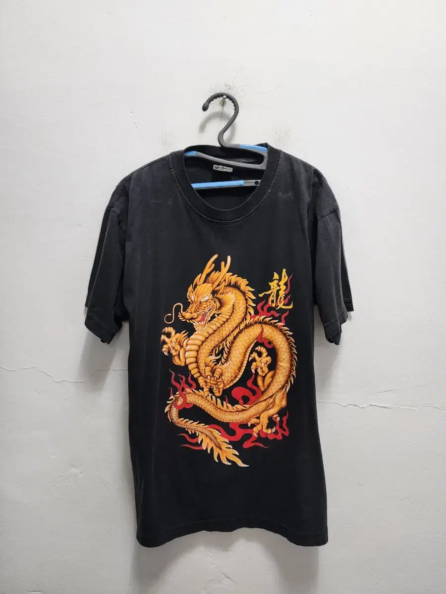 Dragon Printed Vahn Shortie