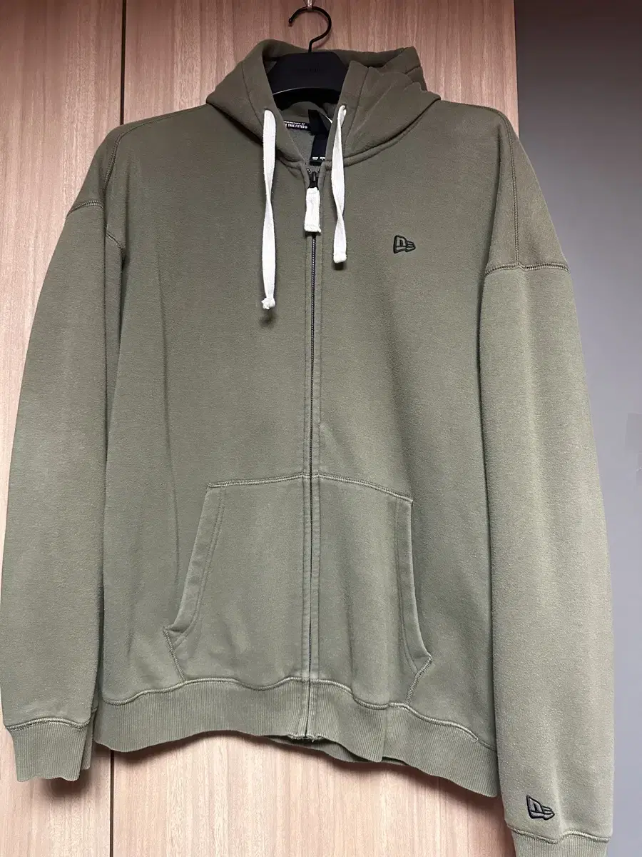 Yue Hooded Zip Up