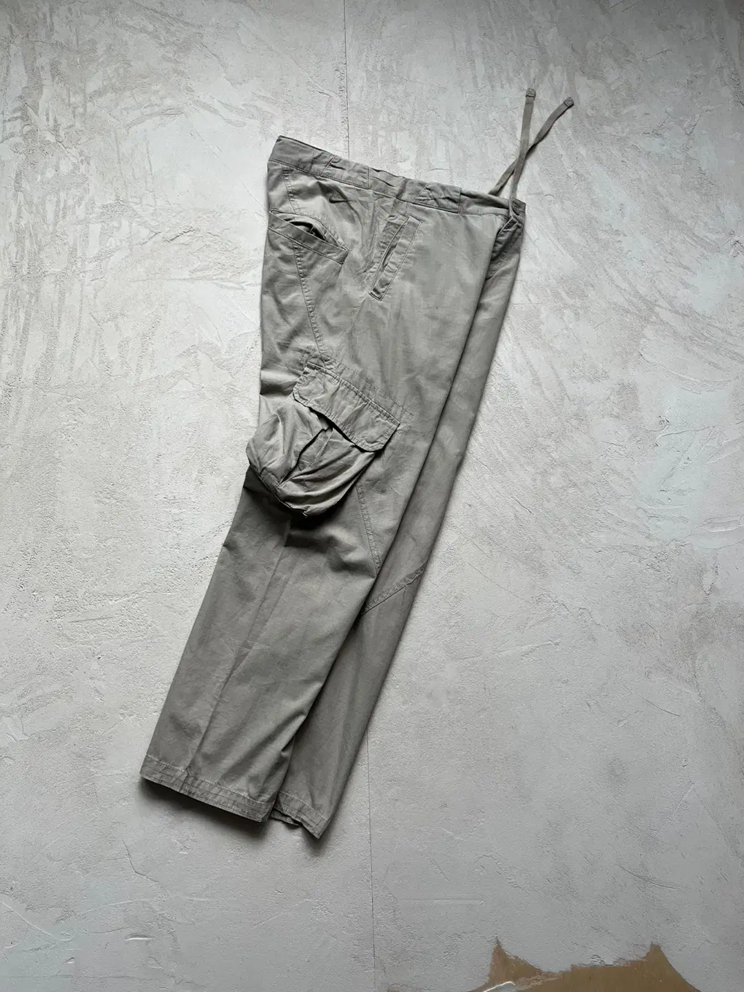 34) Nike Ripstop Cargo Pants