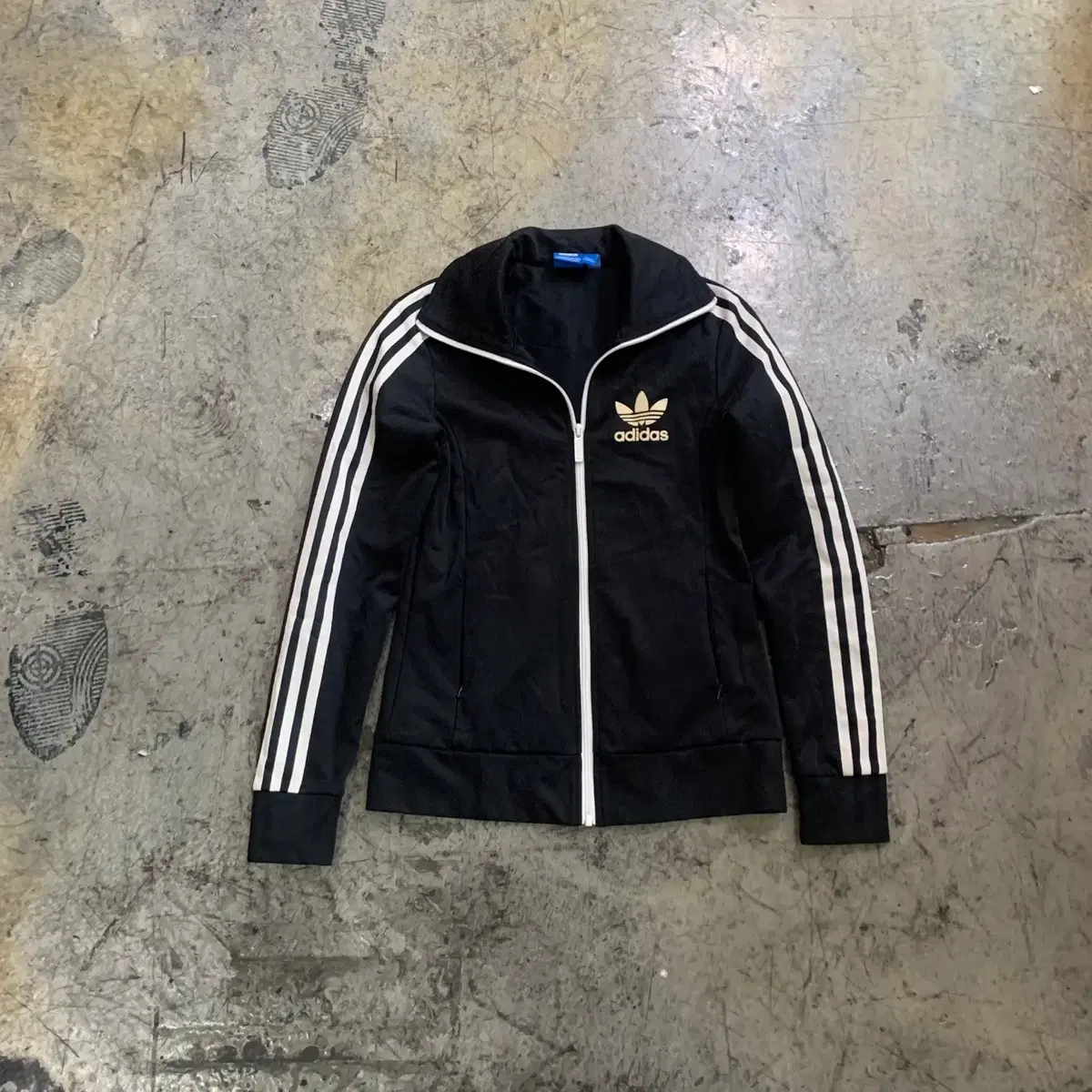 85 Adidas Europa Jersey/W195