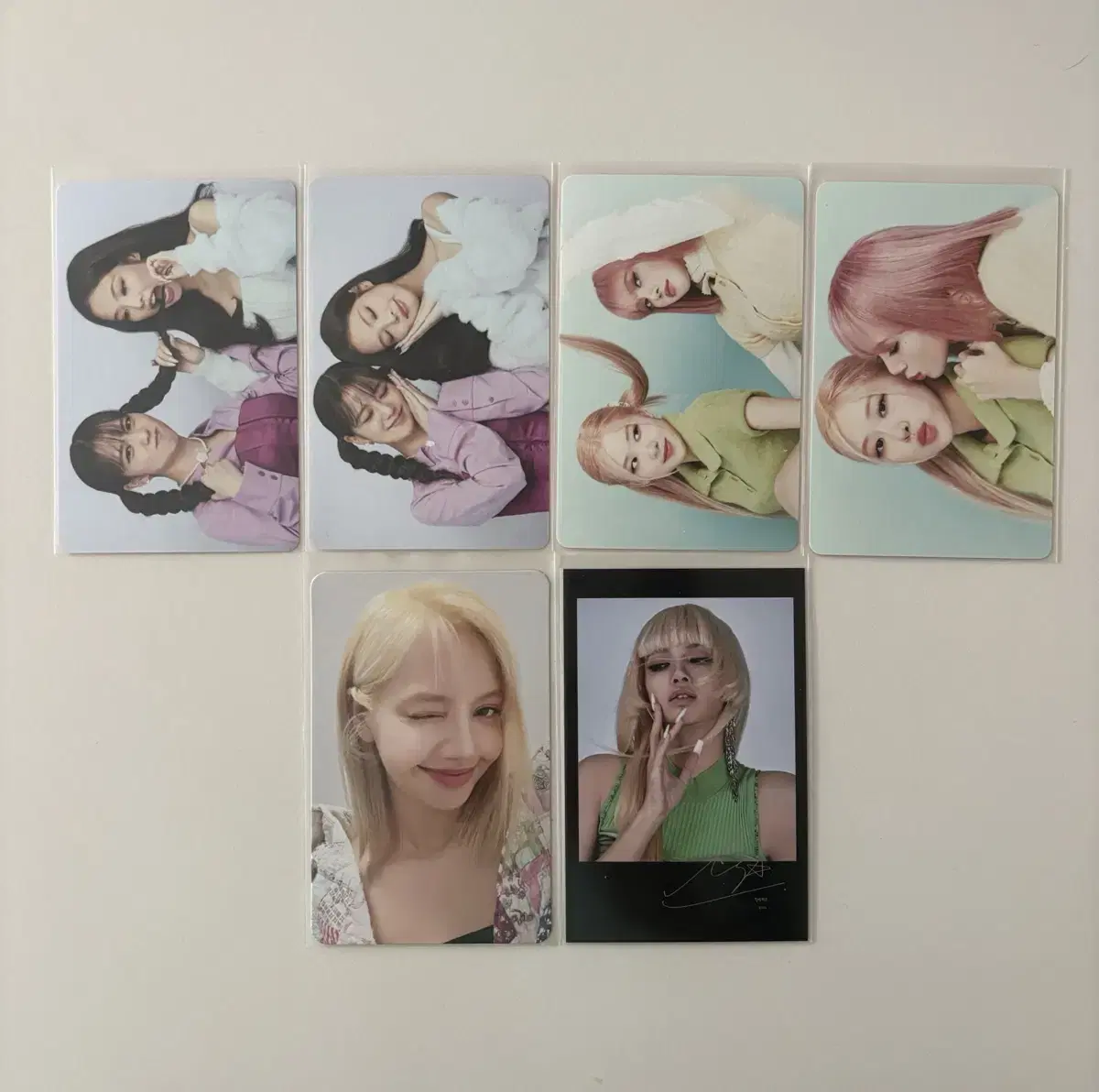 Black pink photocard + seasons greetings (dumb)