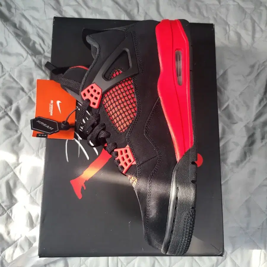 Jordan 4 Retro Crimson