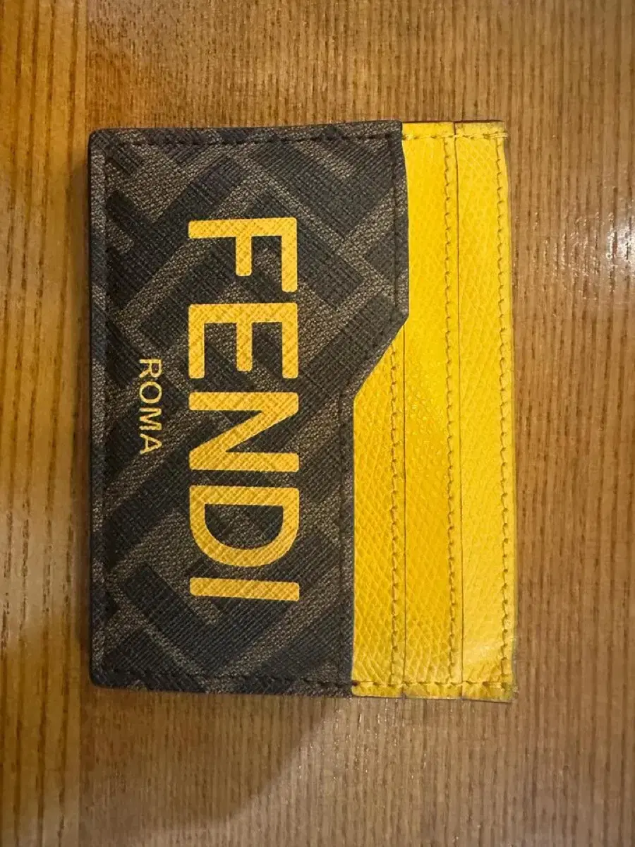 Fendi 카드지갑