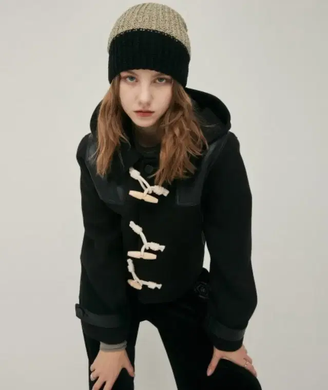 라티젠 더플 떡볶이 코트 LO CROP DUFFLE COAT(BLACK)