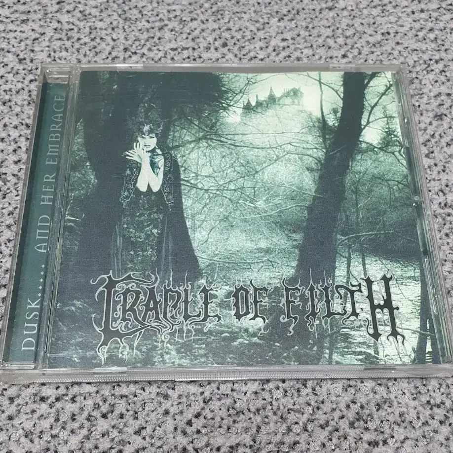 Cradle of Filth-Dusk And Her Embrace