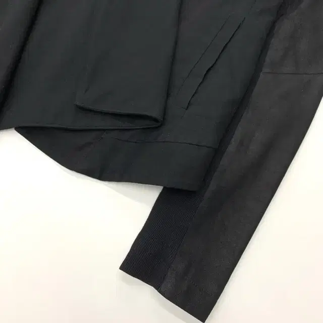 Helmut Lang 헬무트랭 블랙컬러 블레이져