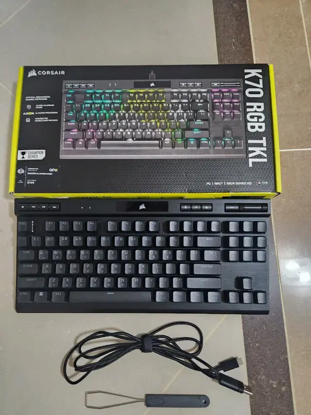 커세어 k70 opx 광적축 키보드 (풀박스)