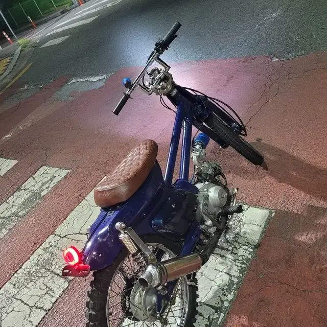 혼다 리틀커브 50cc 입니다