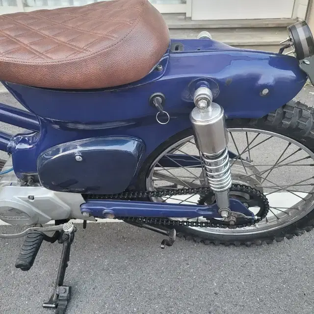 혼다 리틀커브 50cc 입니다