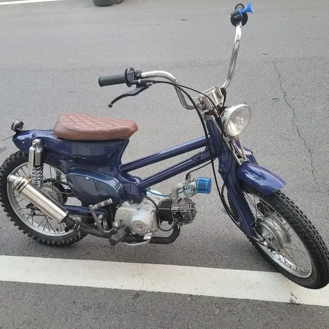 혼다 리틀커브 50cc 입니다