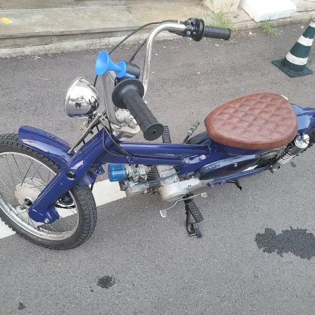 혼다 리틀커브 50cc 입니다