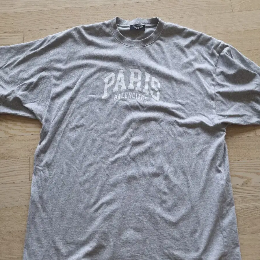 발렌시아가 PARIS 반팔 LTD_ 그레이