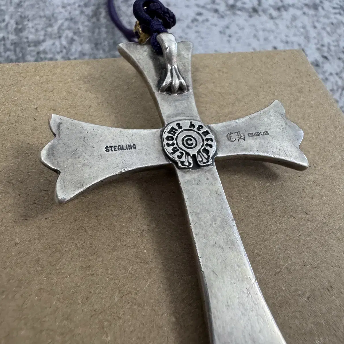 CHROME HEARTS TINY CH CROSS