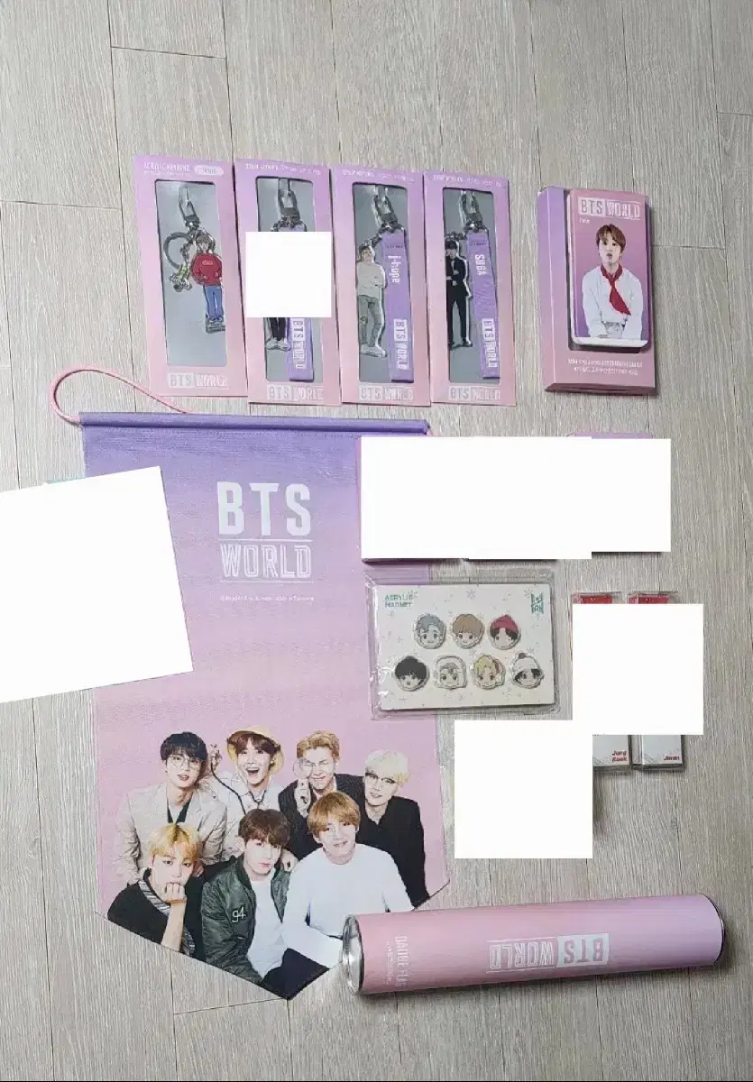 bts world 키링 틴배지 충전기 미개봉  타이니탄 마그넷세트