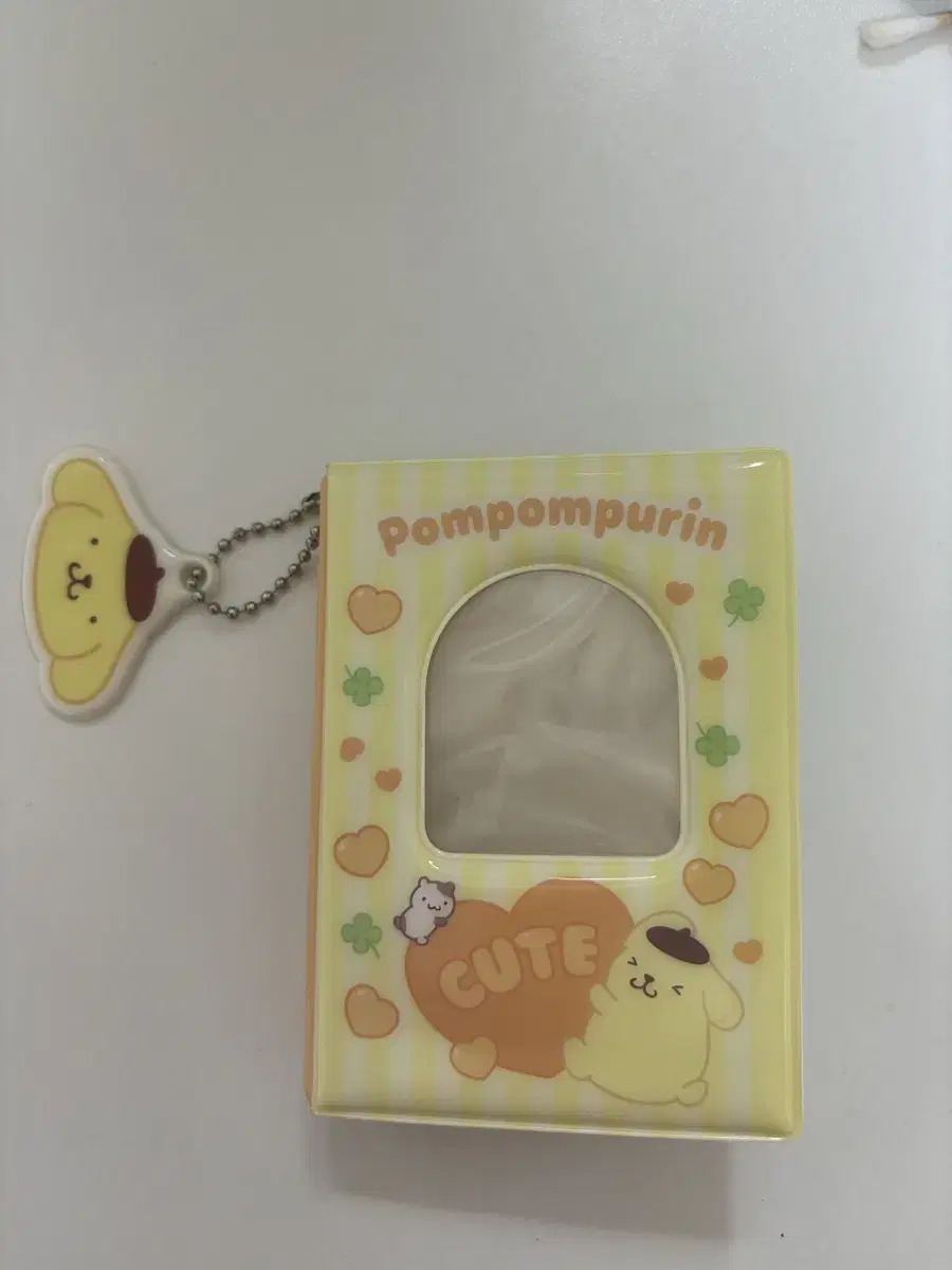 Pompompurin Sanrio Collectbook