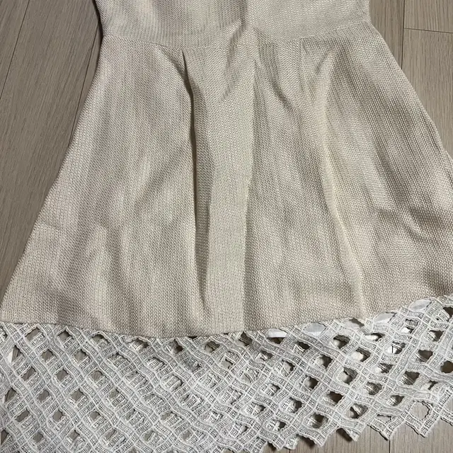 산드로 rita dress 린넨 혼방 크로셰 펀칭 아일렛 레이스 원피스