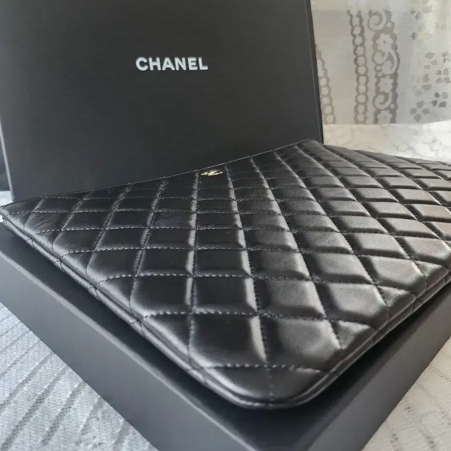 Chanel 뉴클래식 램스킨 라지  클러치백(31번대(