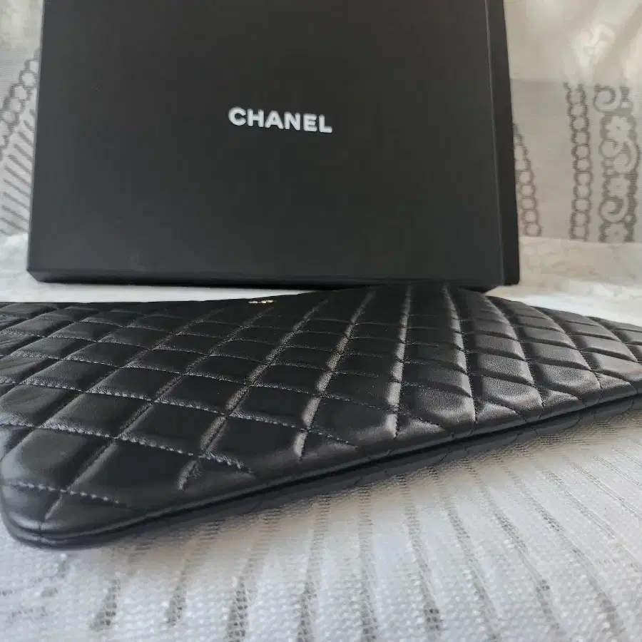 Chanel 뉴클래식 램스킨 라지  클러치백(31번대(