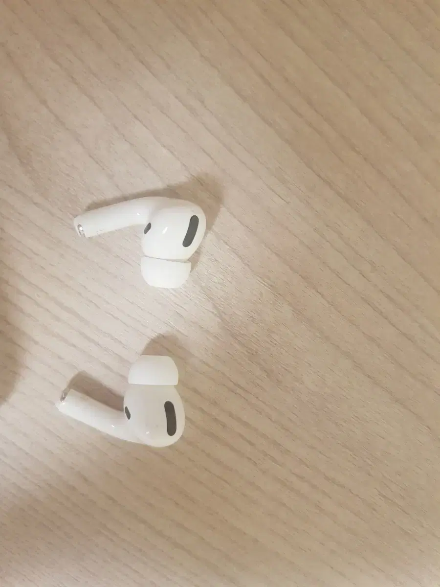 Sell AirPods Pro 1 (full set)