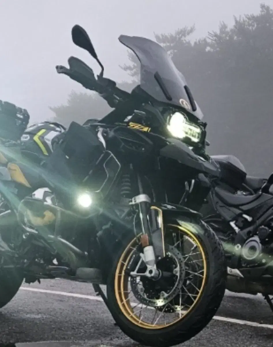 bmw 1250gsa 어드방 40주년 에디션