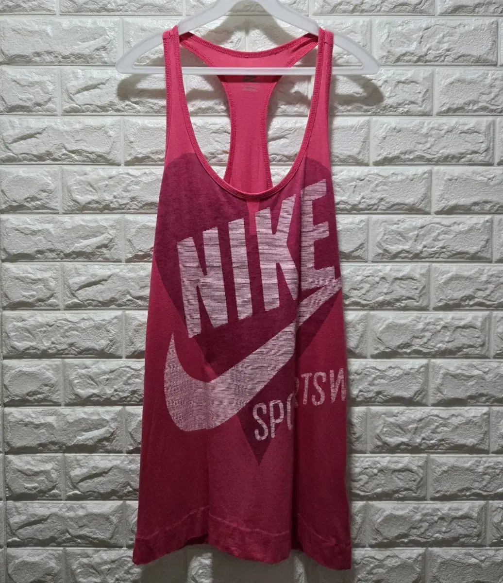 Nike sleeveless t-shirt 85-90