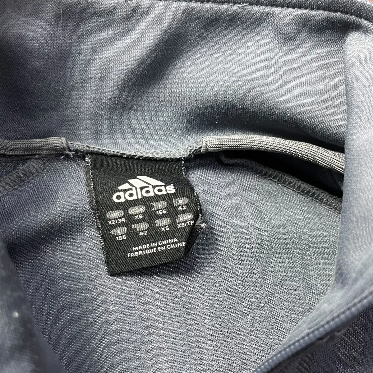 [ADIDAS] 00's 아디다스 스트라이프 홀로그램 트랙탑 그레이