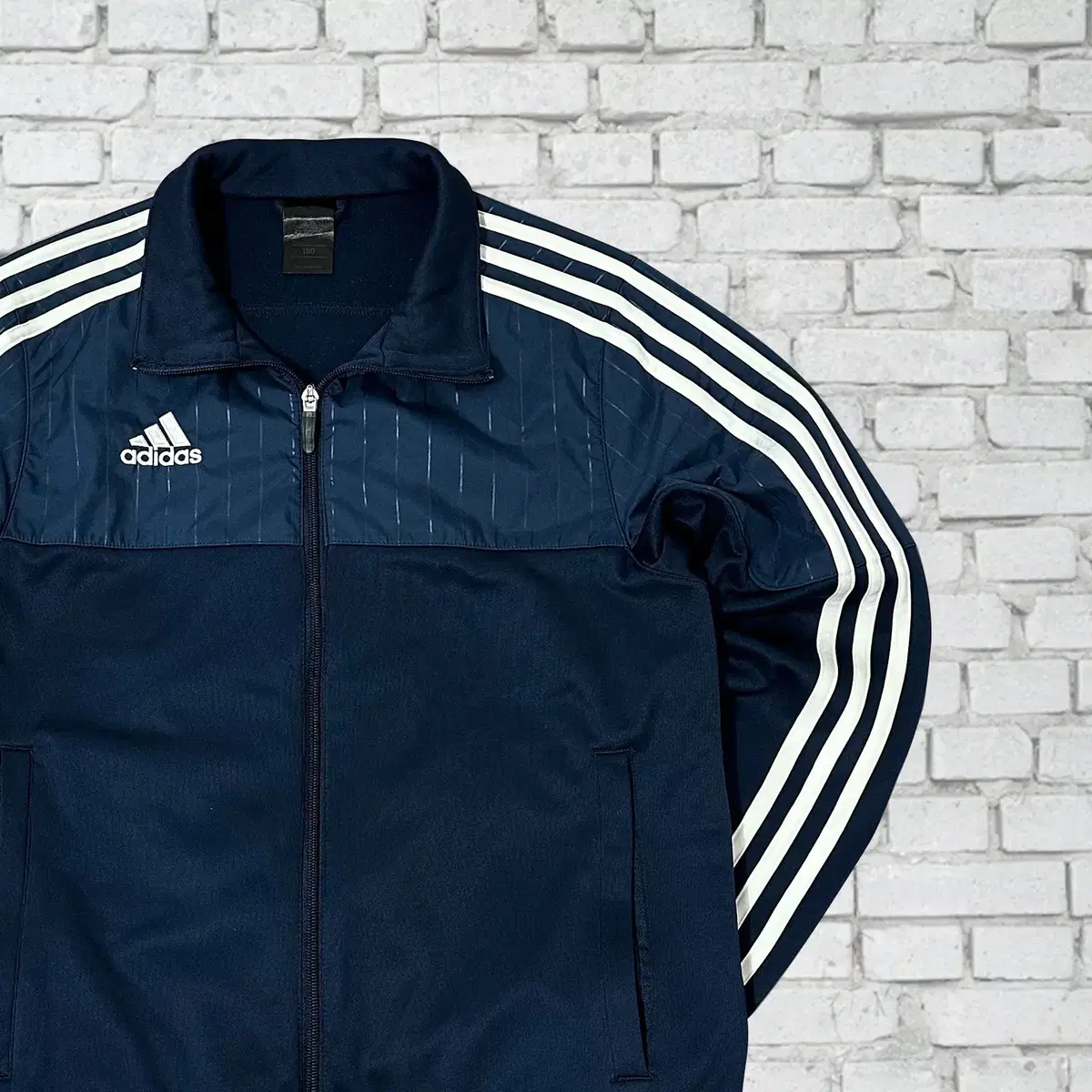 (1134) adidas Vintage Navy Jersey 100