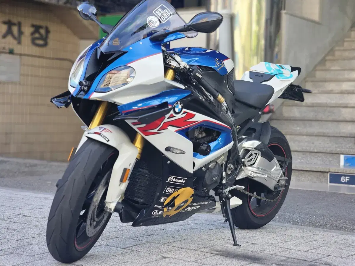 부산 센터판  bmw s1000rr 판매합니다. 상태sss