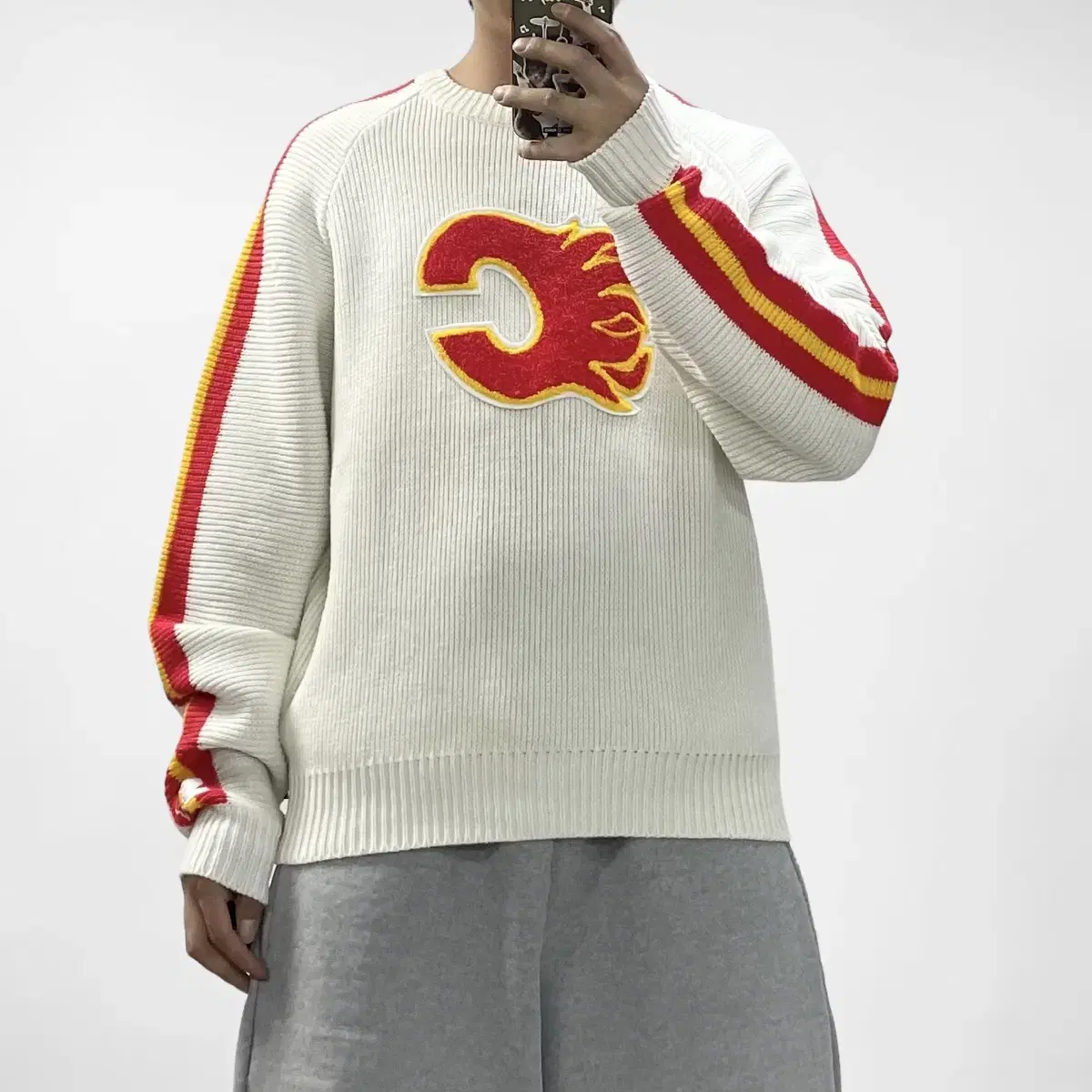 Starter 90s Old School Calgary Flame Round Knit