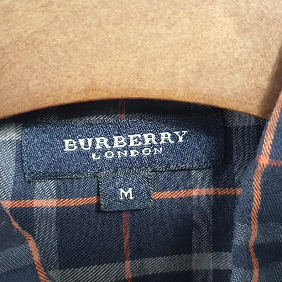 BURBERRY 버버리 여성 네이비 사선체크 긴팔셔츠(네이비)