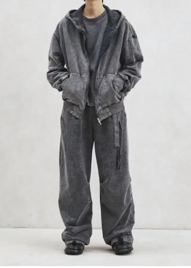 음양 Rust washed sweatpants