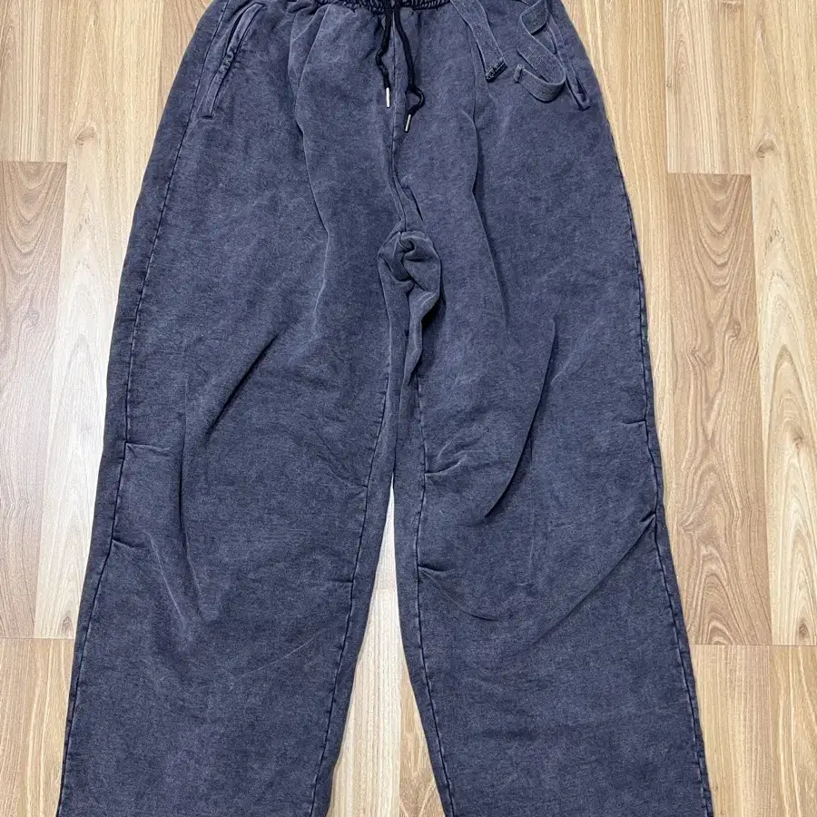 음양 Rust washed sweatpants