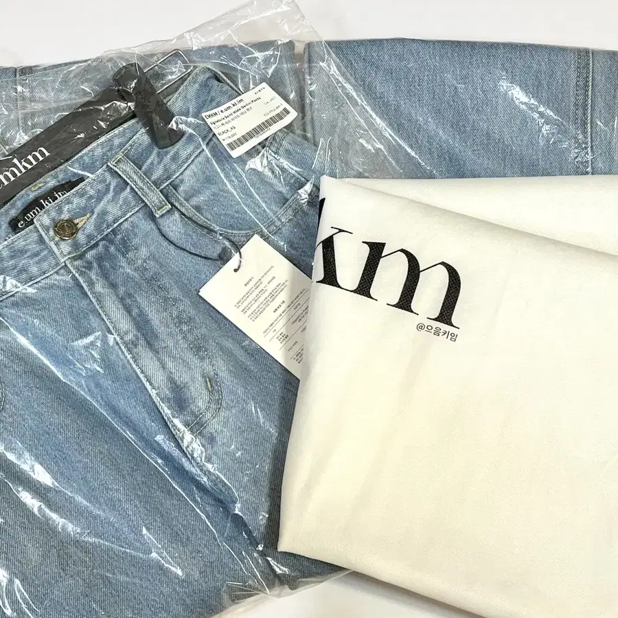 으음키임] Signature Semi Wide Denim Pants_M