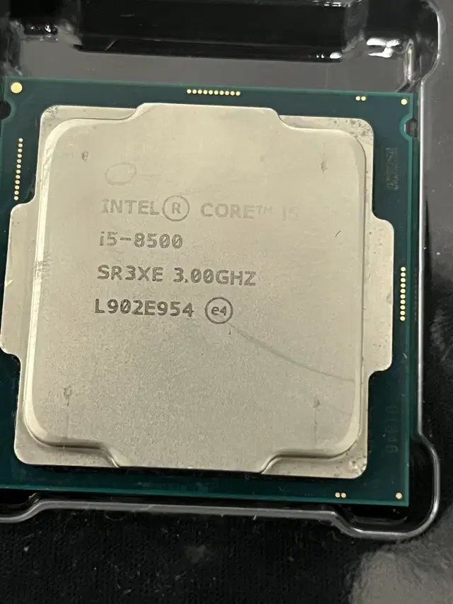 i5-8500 인텔