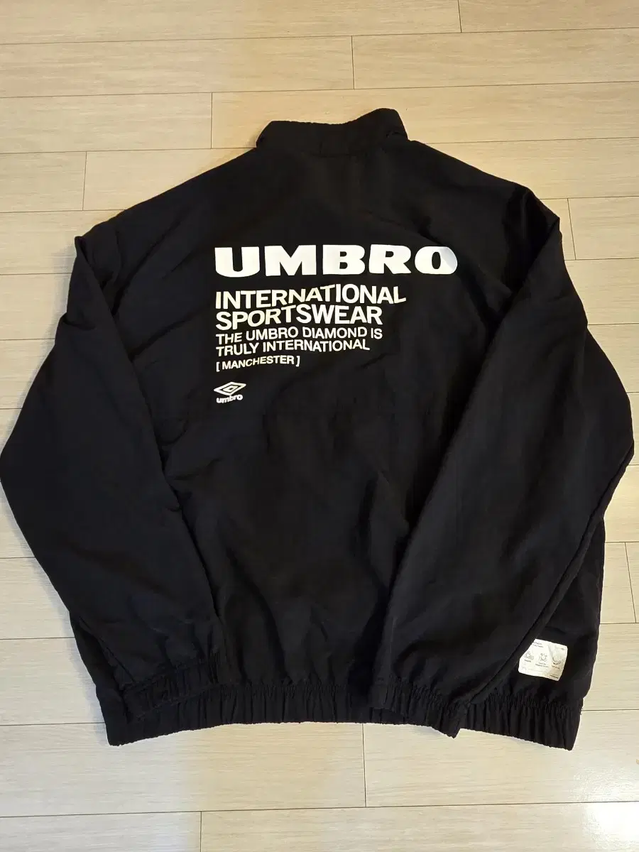 Umbro Vahn Zip-up Anorak LEE Yeoreum XL