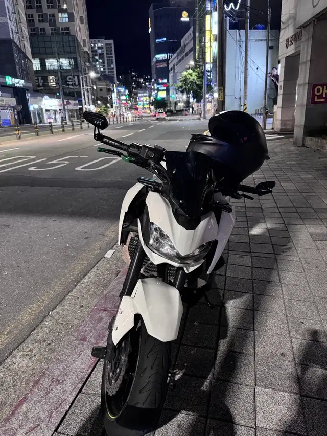 부산 가와사키 17년식 z900 판매