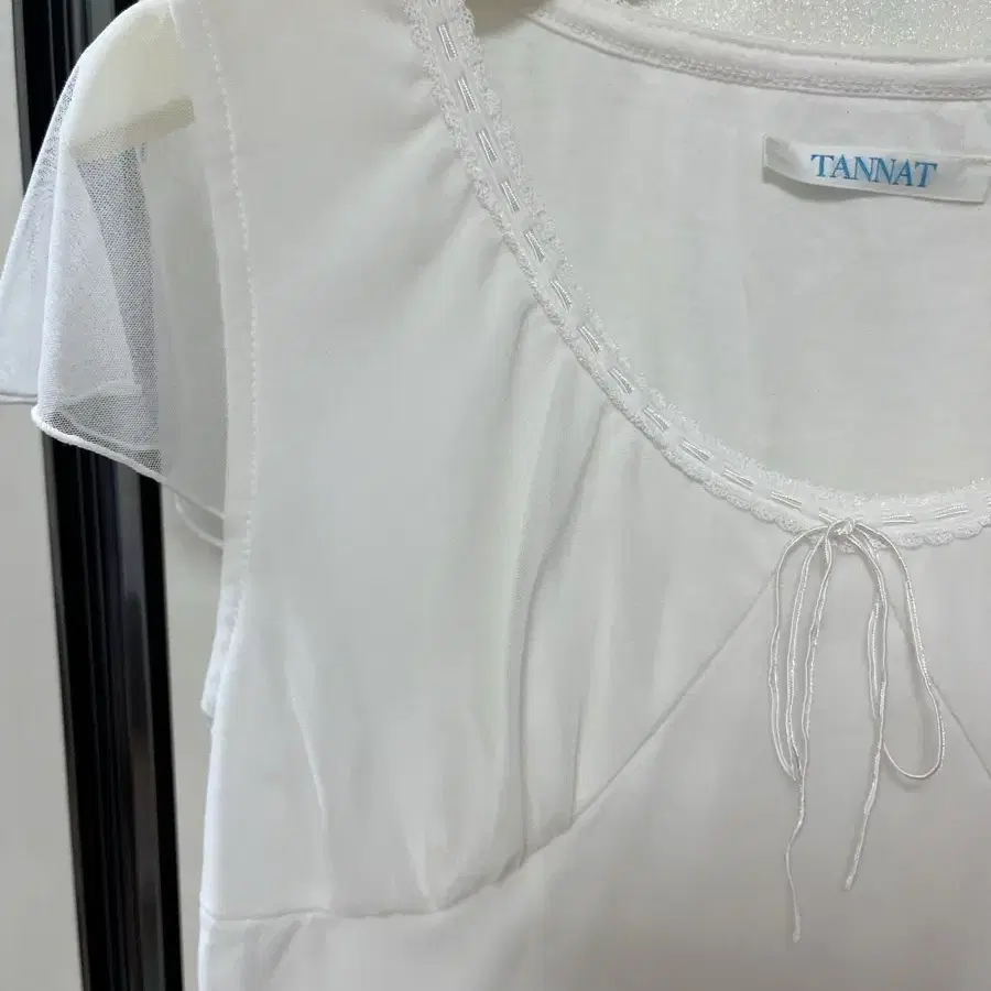 타낫 터널 레이스 티셔츠 Tunnel lace t-shirt