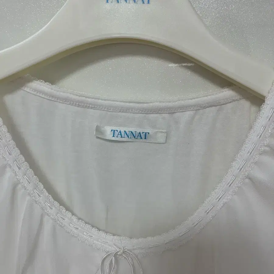 타낫 터널 레이스 티셔츠 Tunnel lace t-shirt